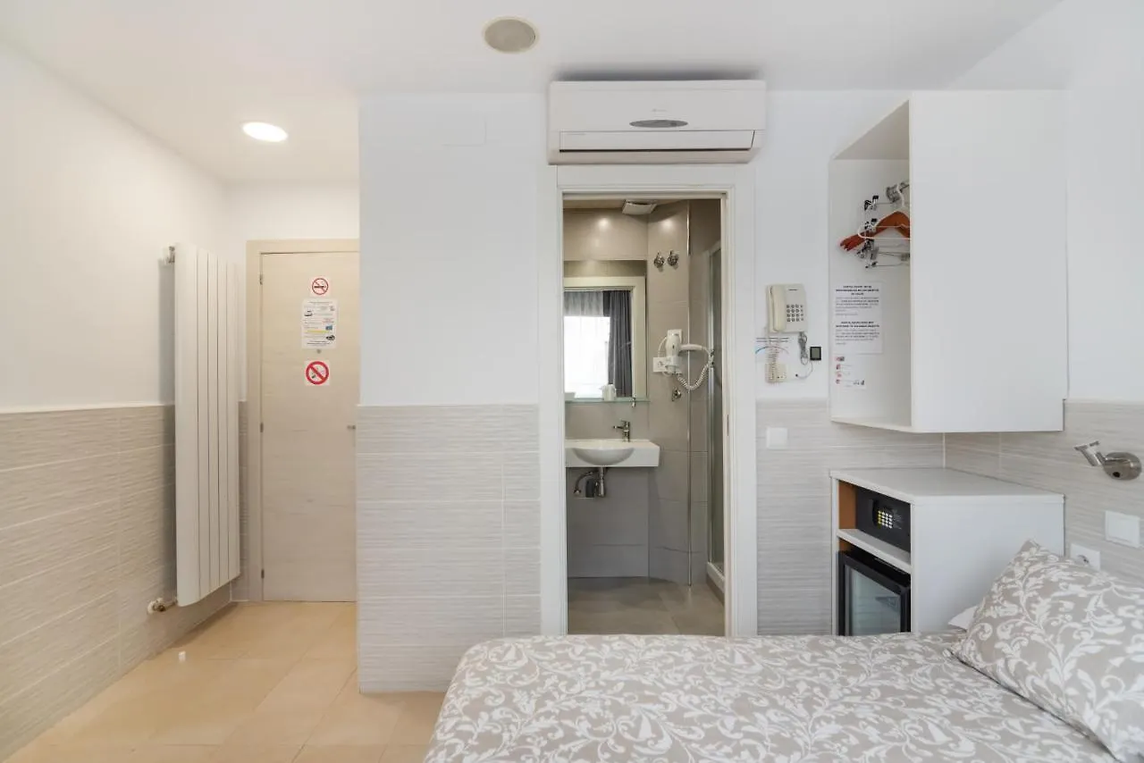 Hostal House Barselona İspanya