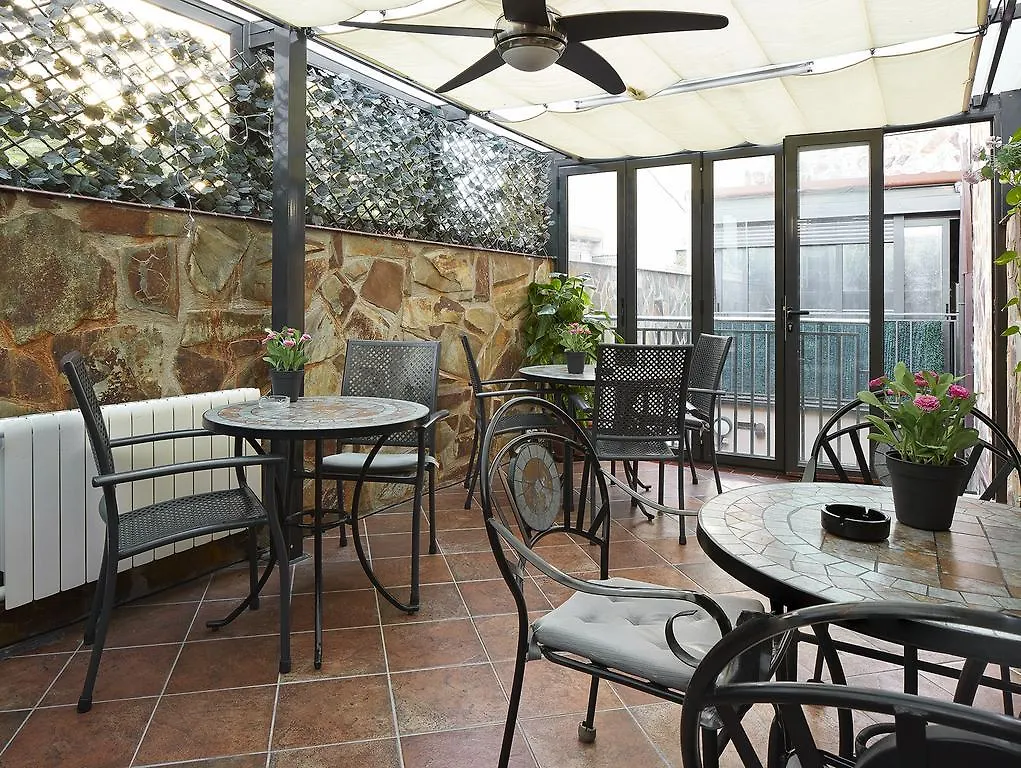 ** Konukevi Hostal House Barselona İspanya