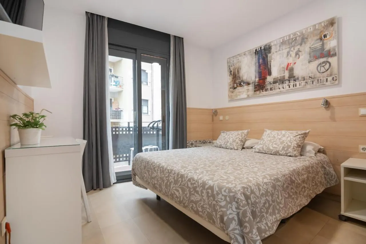 Hostal House Barcelona 2*,  Spain